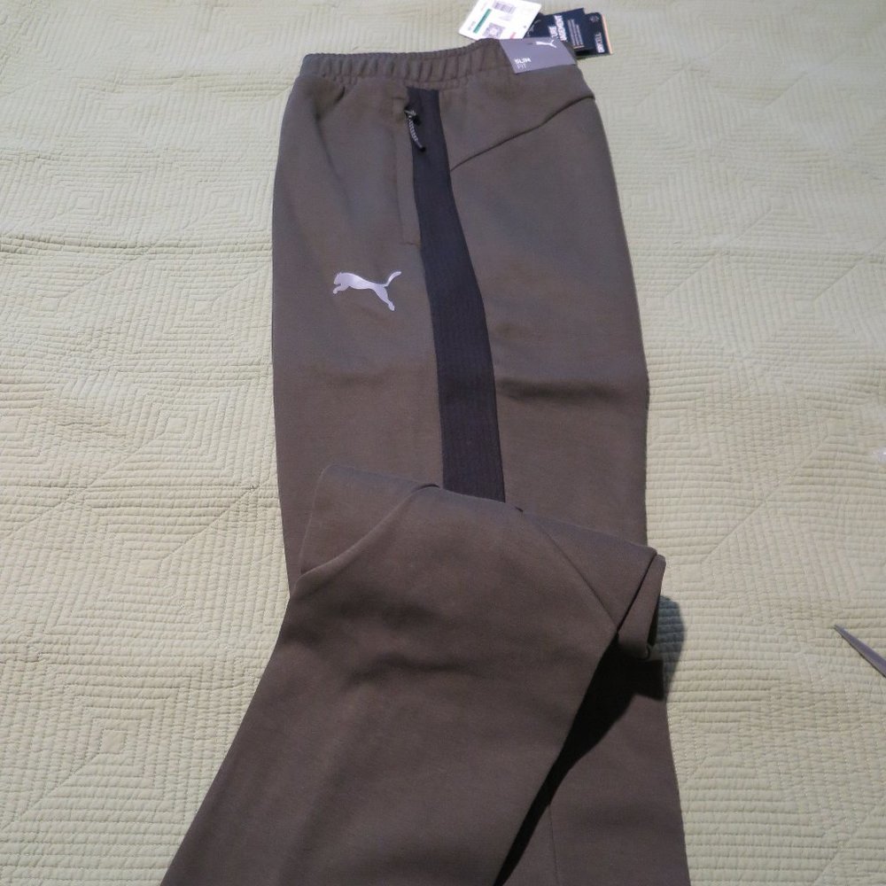PUMA Men's sweatpants, size L, in olive green.
